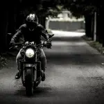 préférer une moto à une voiture