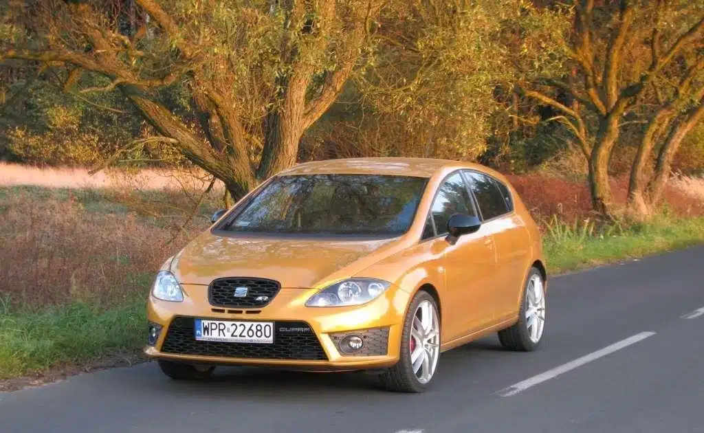 Comparez la Seat Leon 2 à ses concurrents